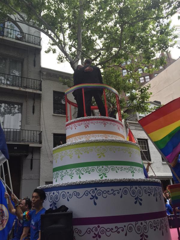 Miles marcharon por las calles de Manhattan para celebrar el Orgullo Gay.