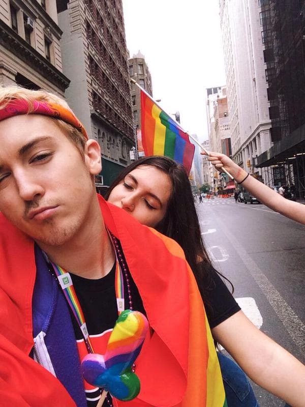 Miles marcharon por las calles de Manhattan para celebrar el Orgullo Gay.