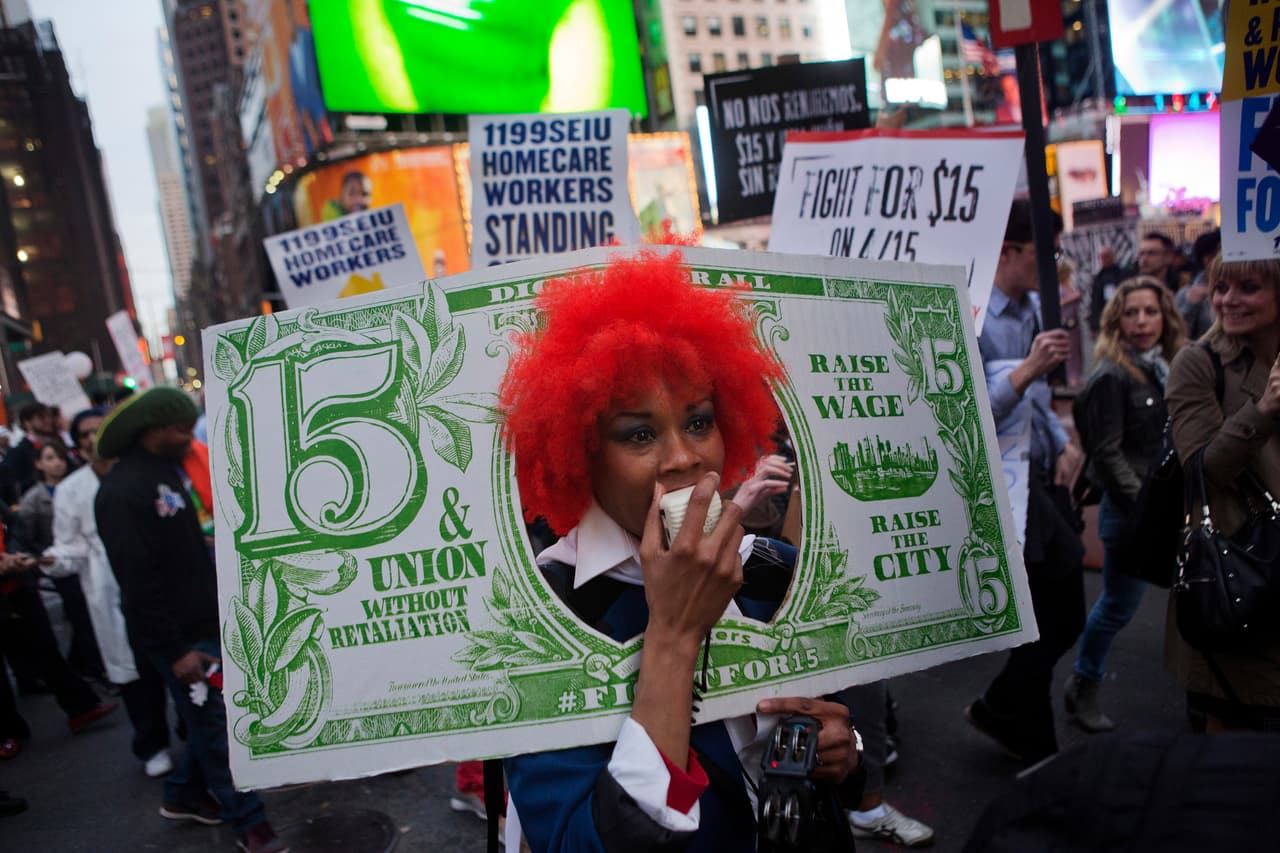 Es una victoria para los trabajadores de NY, pero el incremento será gradual.