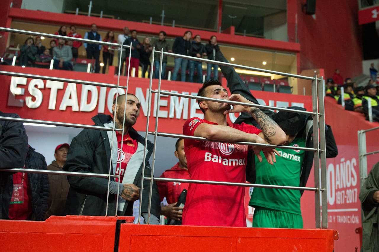 En los Octavos de Final de la Copa MX entre Toluca y Morelia, el delantero Enrique Triverio agredió al árbitro Miguel Ángel Flores. Del mismo modo que con Pablo Aguilar, la Comisión de Apelaciones lo inhabilitó un año.