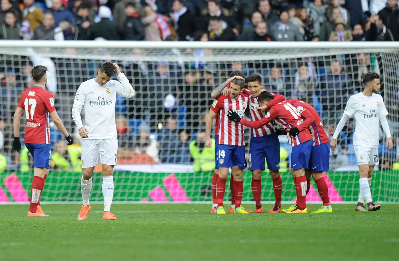 El árbitro pitó el final y las caras volvieron a repetirse como hace un año, con un Cristiano desencajado y el fracaso merengue ante el éxito del Atlético que otra vez arruina los planes del Madrid en Liga y ahora tendrá que abocarse al 100% en ganar la Champions.