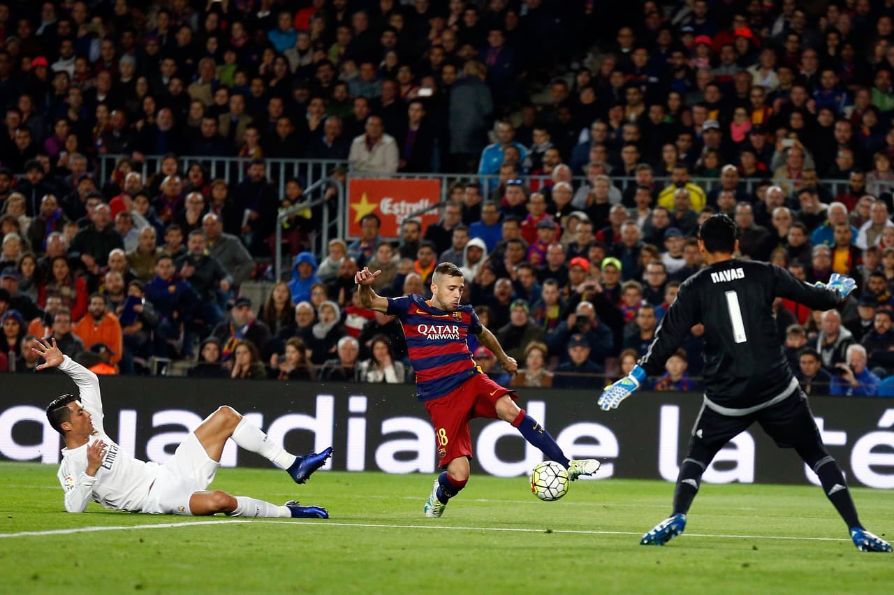 Keylor Navas volvió a tener una actuación muy destacada tapando casi todos los remates del Barcelona, particularmente un potente disparo de Rakitic.