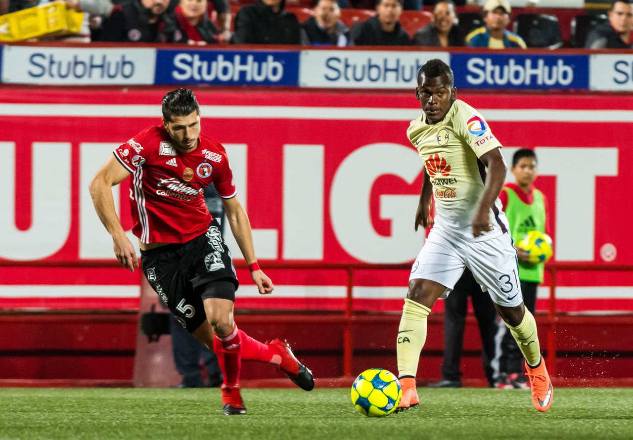 En la fecha cinco del Clausura 2015, Darwin Quintero pateó el estómago de Marco Antonio Palacios del Morelia. El árbitro, Ricardo Arellano, no se percató, pero la Comisión Disciplinaria castigó al 'Científico del Gol' con base en el video: seis partidos de suspensión.