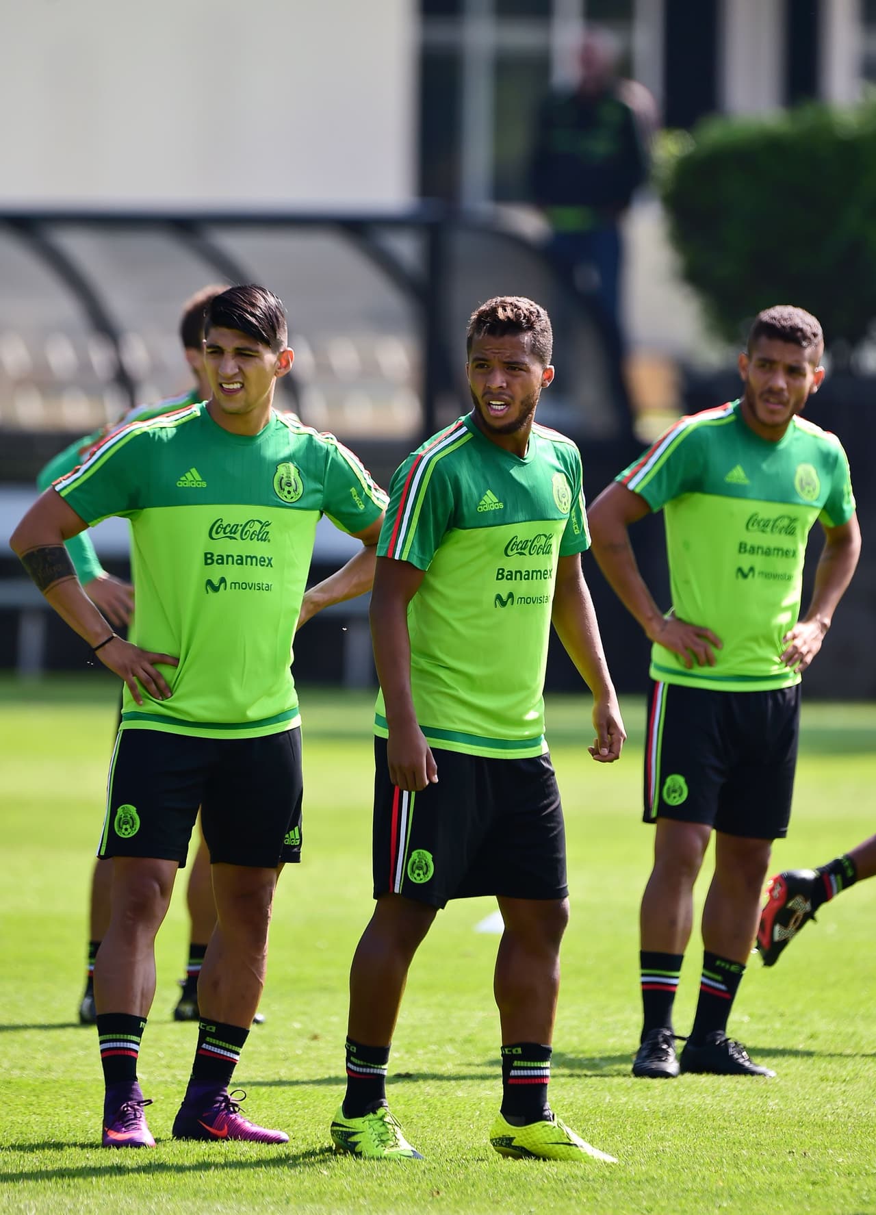 Giovani y Jonathan dos Santos surgieron de la cantera del Barcelona y ahora son clave con la Selección Mexicana. Se han enfrentado en España, pero ahora están en ligas diferentes.