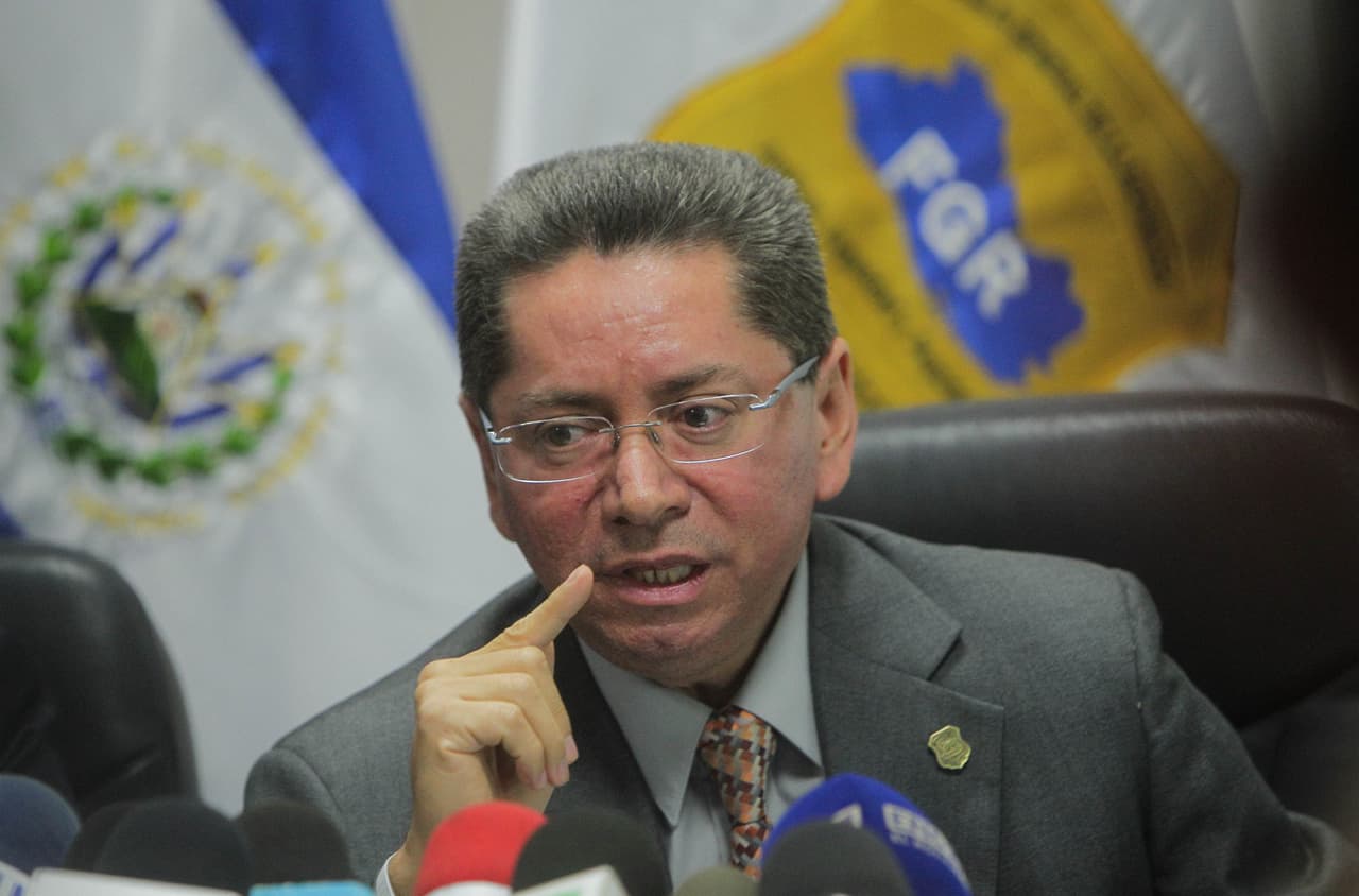 El fiscal Douglas Meléndez ha denunciado ser blanco de espionaje telefónico y hostigamiento.