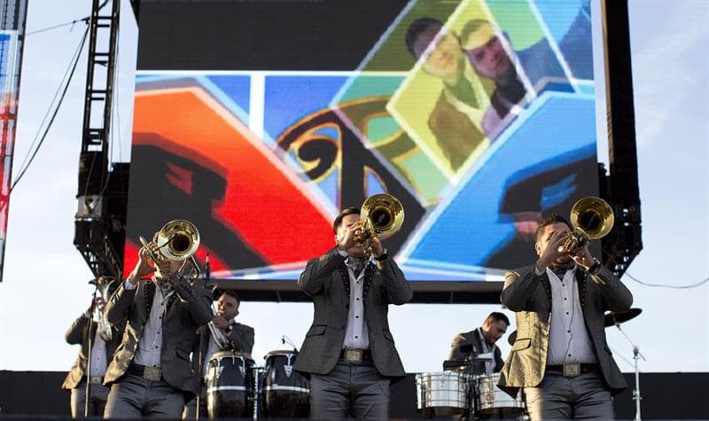 La Banda El Recodo incluyó lo mejor de su repertorio durante más de 90 minutos de presentación.