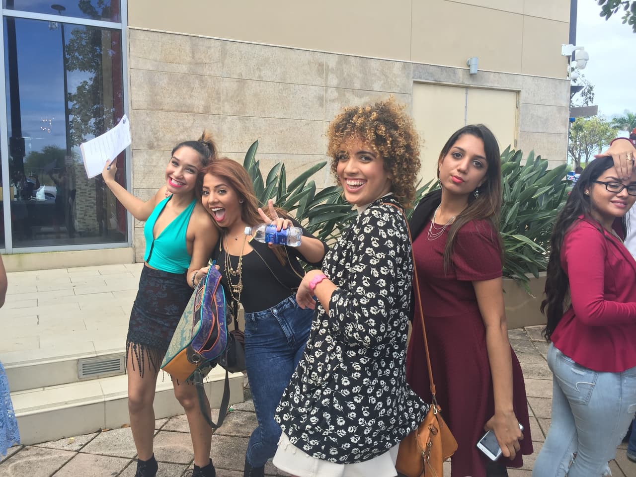 Chicas y chicos con talento llegaron de toda la isla, rompieron récord de asistencia y hasta la lluvia soportaron, así fue como los boricuas dejaron claro que vienen fuerte en la segunda temporada de La Banda.