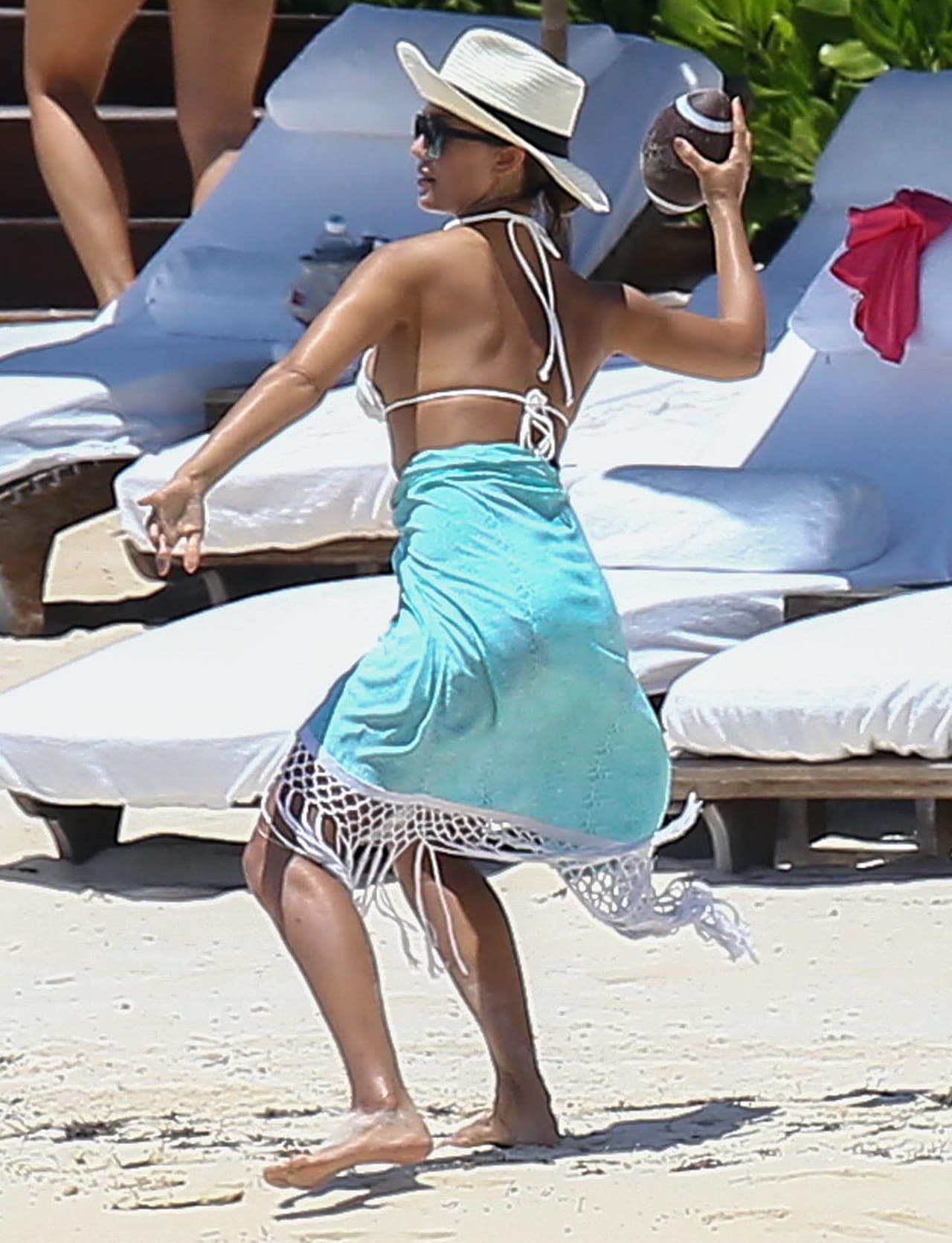 Siempre es un placer ver a Jessica Alba disfrutar sus vacaciones, porque nos regala una amplia gama de 'chikinis' que nos dejan las pupilas dilatadas. Disfrútalos.