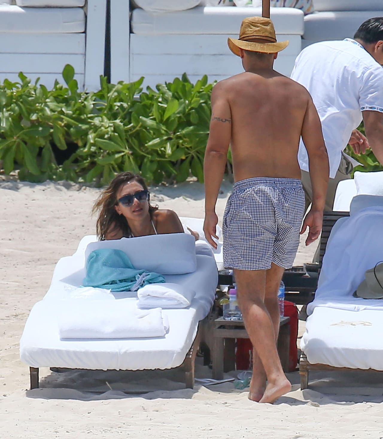 Siempre es un placer ver a Jessica Alba disfrutar sus vacaciones, porque nos regala una amplia gama de 'chikinis' que nos dejan las pupilas dilatadas. Disfrútalos.