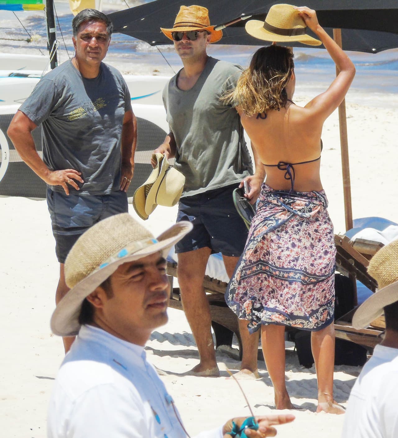 Siempre es un placer ver a Jessica Alba disfrutar sus vacaciones, porque nos regala una amplia gama de 'chikinis' que nos dejan las pupilas dilatadas. Disfrútalos.