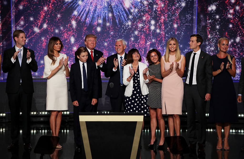 Donald Trump y el candidado a la vicepresidencia Mike Pence estuvieron acompañados de su familia.