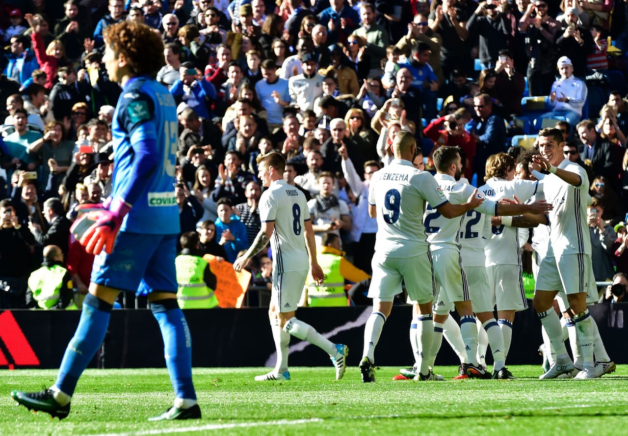 Real Madrid goleó 5-0 a Granada en la fecha 17, la primera del 2017. Partido de ensueño para el equipo blanco y una total pesadilla para el arquero mexicano Guillermo Ochoa que en tan solo en el primer tiempo encajó cuatro tantos.