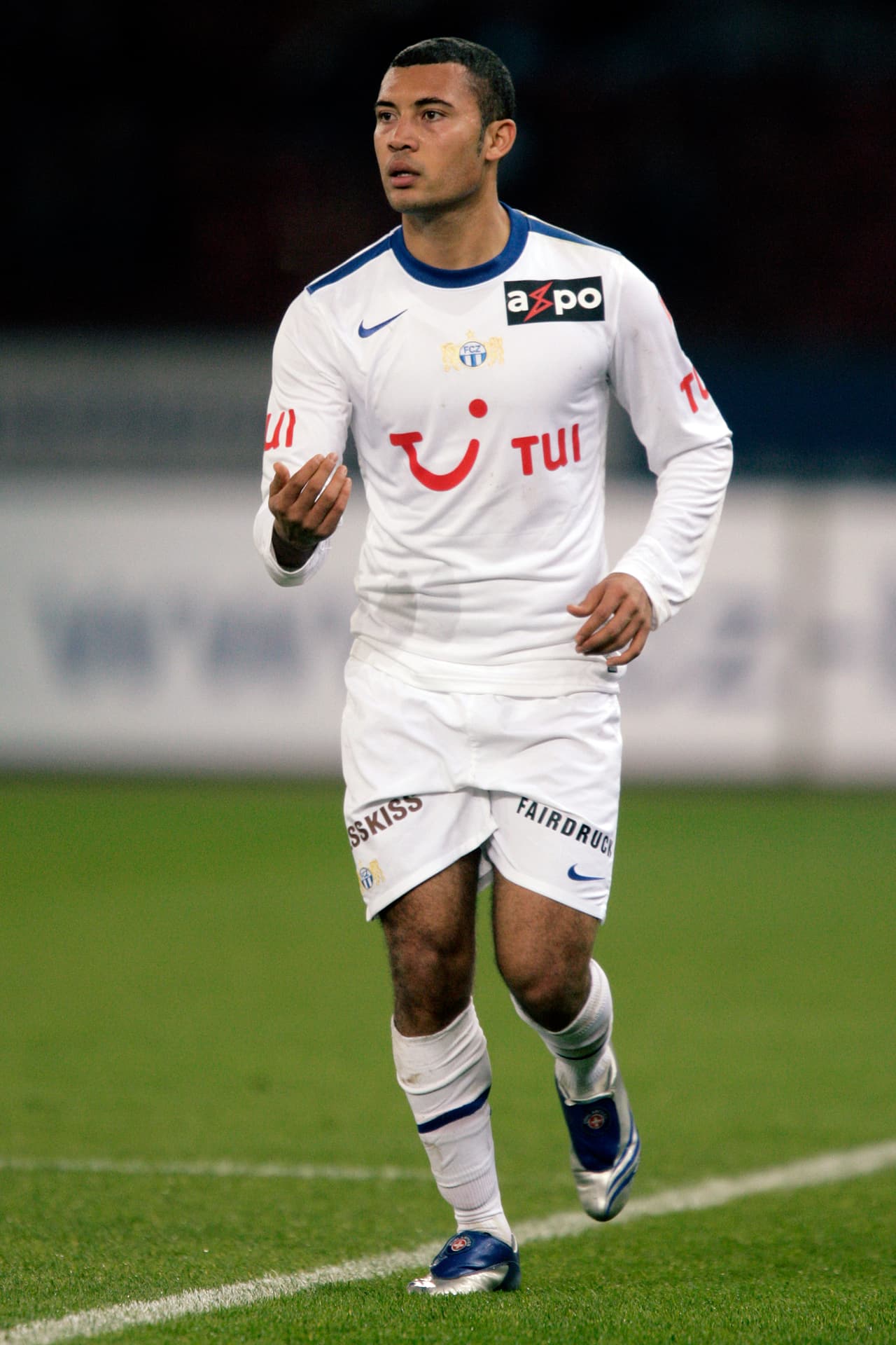 Se retiró temporalmente del fútbol en 2012 por motivos religiosos ya que debía someterse a una cirugía de rodilla, que iba en contra de sus creencias. Sin embargo regresó a las canchas un año después y ahora juega para el Servette en la tercera división suiza.