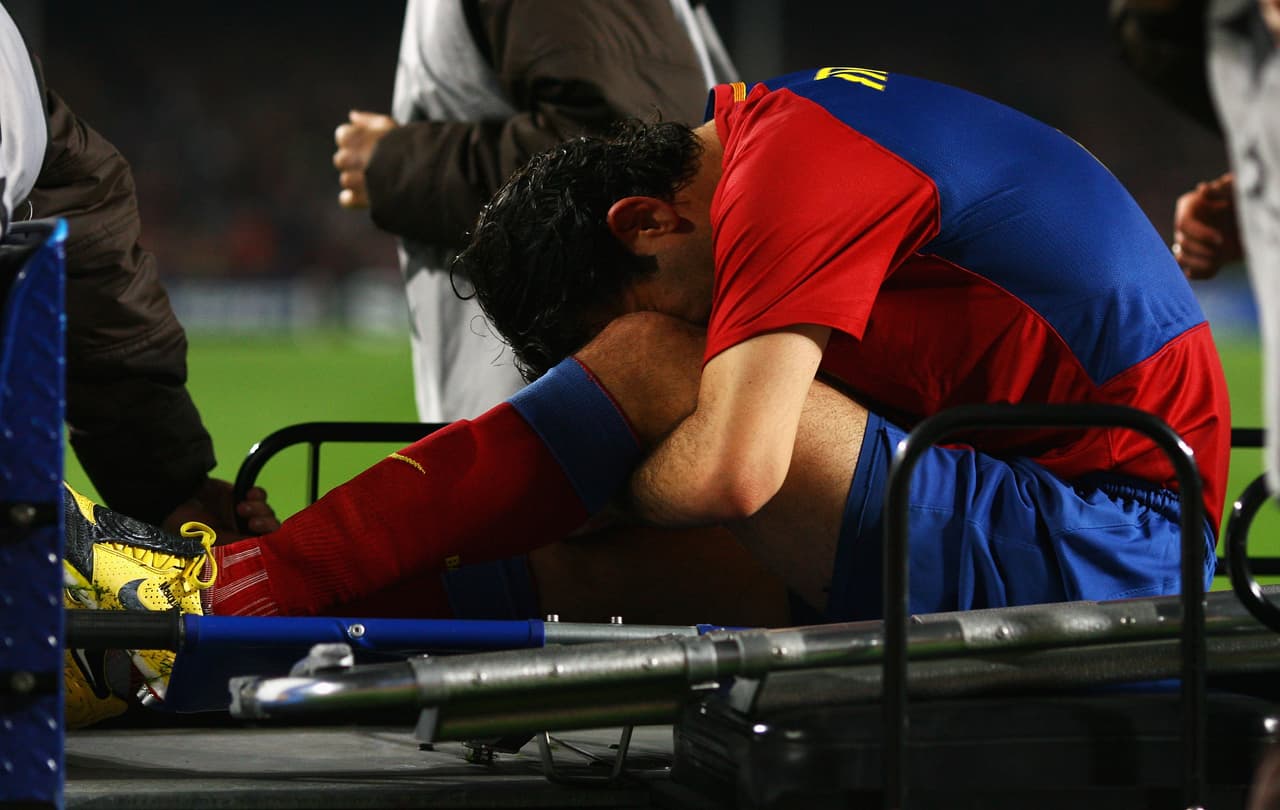 Desafortunadamente a Márquez las lesiones (sobre todo musculares) lo han perseguido toda su carrera. Salió de cambio tironeado en las semifinales de la Champions 2008-2009 contra el Chelsea y se perdió la final contra el Mánchester United en Roma.