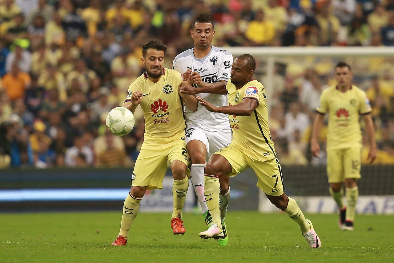 Su contextura física también le da una ventaja sobre otros, factor valioso al jugar contra equipos europeos.