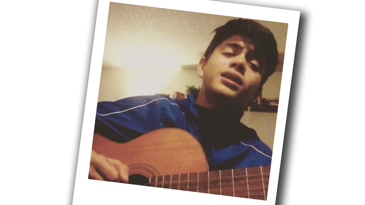 Jesús tiene un baby face que es una ternura.