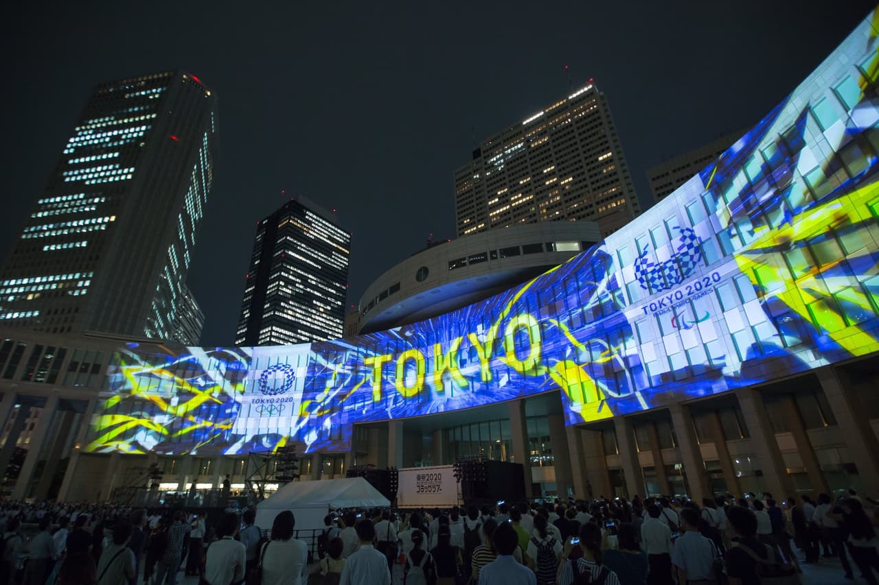 Entre otros actos, el Gobierno de Tokio ha organizado sesiones diarias de gimnasia en la que participarán funcionarios locales y empresas, y ha designado el 24 de julio -fecha en la que arrancarán los JJOO de Tokio- como el día del "teletrabajo" con vistas a descongestionar el tráfico de la capital.