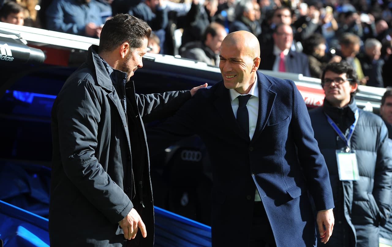 Diego Simeone y Zinedine Zidane se saludaron respetuosamente antes del silbatazo inicial.