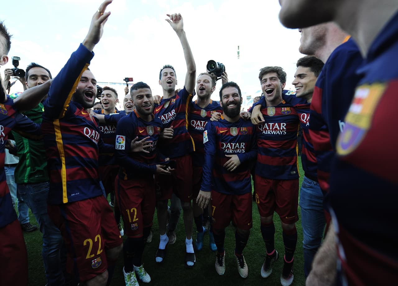 Barcelona ganó su vigésimo cuarto título de Liga y armó una fiesta para celebrar en el estadio de Los Cármenes, en Granada.