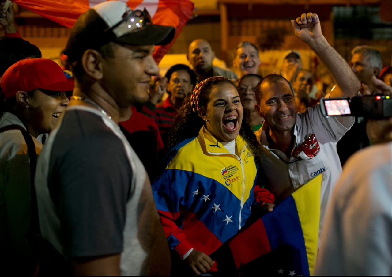 Alegría en el bando opositor al saberse los primeros resultados