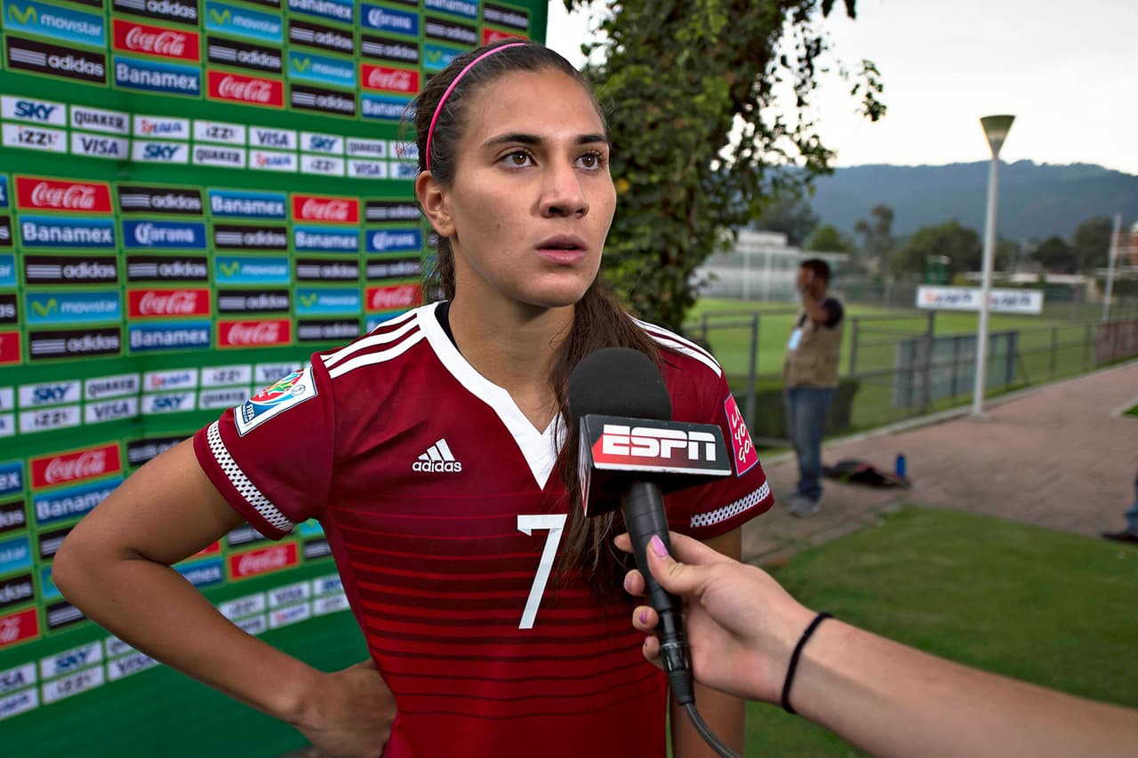 Photo in the mixed zone of the houses for preparatory friendly match Mexico vs Costa Rica, before the start of the Womens World Cup Canada 2015, in the photo: Nayeli Rangel of Mexico Foto durante la zona mixta despues del partido amistoso de preparacion Mexico vs Costa Rica, antes del inicio de la Copa Mundial Femenina de la FIFA Canada 2015, en la foto: Nayeli Rangel de Mexico 28/05/2015/MEXSPORT/Javier Ramirez Lugar: CAR ( Centro de Alto Rendimiento)