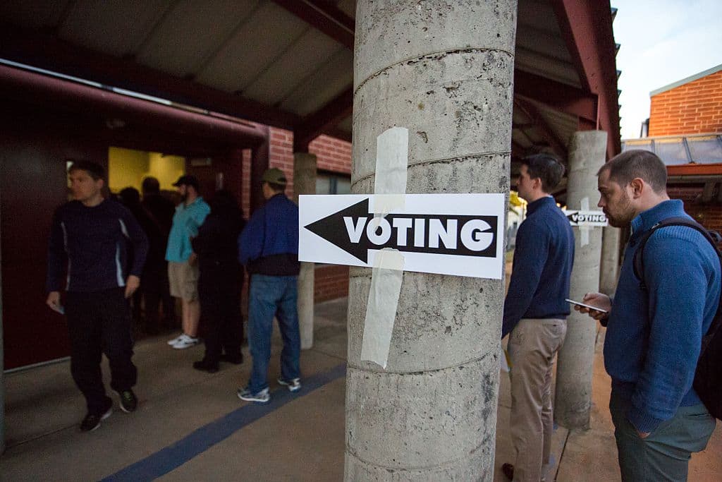 Fila de votación en las elecciones del 8 de noviembre
