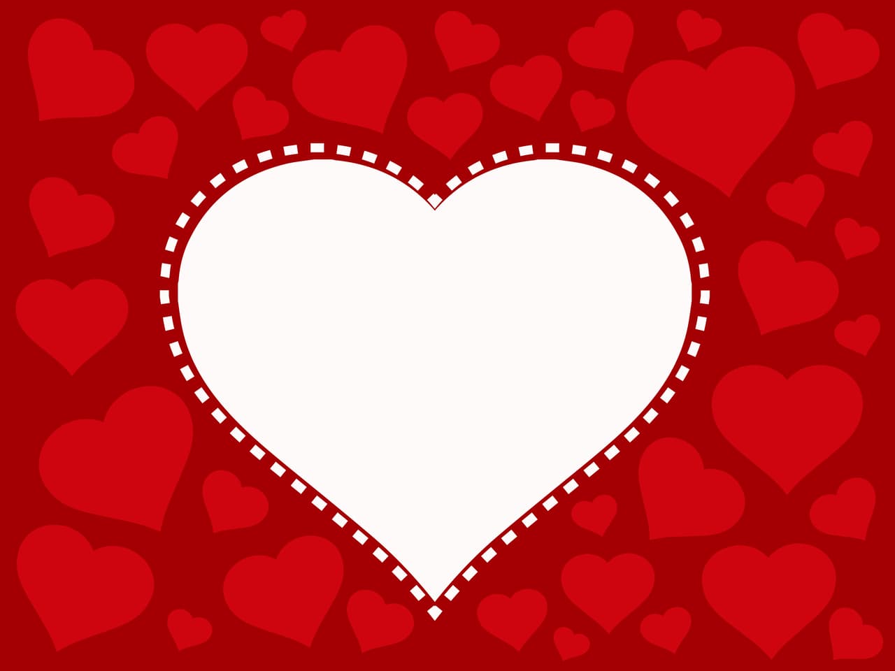 En tu frente dibuja la parte alta de un corazón, con dos arcos que sean circulares y paralelos a tus cejas.