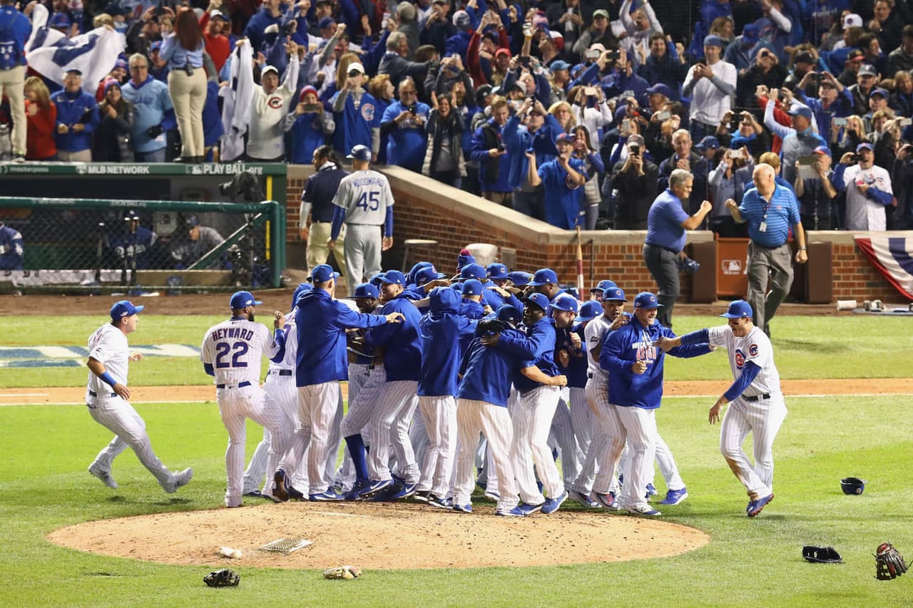 La euforia que era prácticamente desconocida para la afición de los Cubs: su primer título de la Liga Nacional desde 1945.