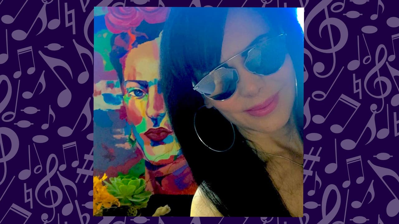 Maribel Guardia tiene 58 años de edad. Sí, leyeron bien. 58. El espectacular cuerpo de esta mujer es algo a lo cual nunca nos vamos acostumbrar. Y lo que es peor, la cantante y actriz se convertirá en abuela muy pronto. Su único hijo, José Julián Figueroa, quien tuvo con el fallecido Joan Sebastian, se convertirá en padre en el mes de mayo. José Julián sólo tiene 21 años, pero desde ya está haciendo que Maribel sea una mujer muy feliz.