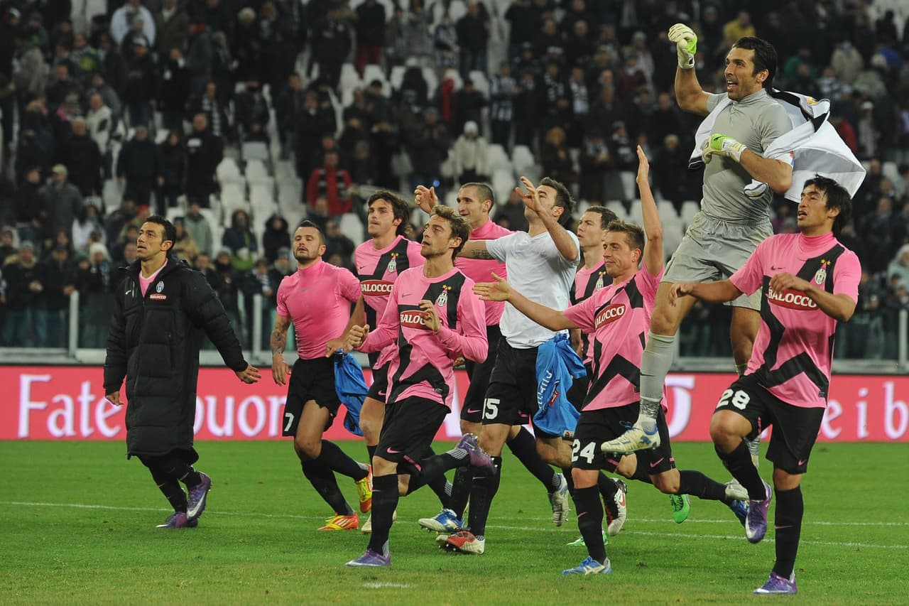 2) JUVENTUS | La Vecchia Signora que dirigía Antonio Conte, hoy en el Chelsea, sumó 43 partidos sin perder, entre 2011 y 2012. Fueron 26 victorias y 17 empates.