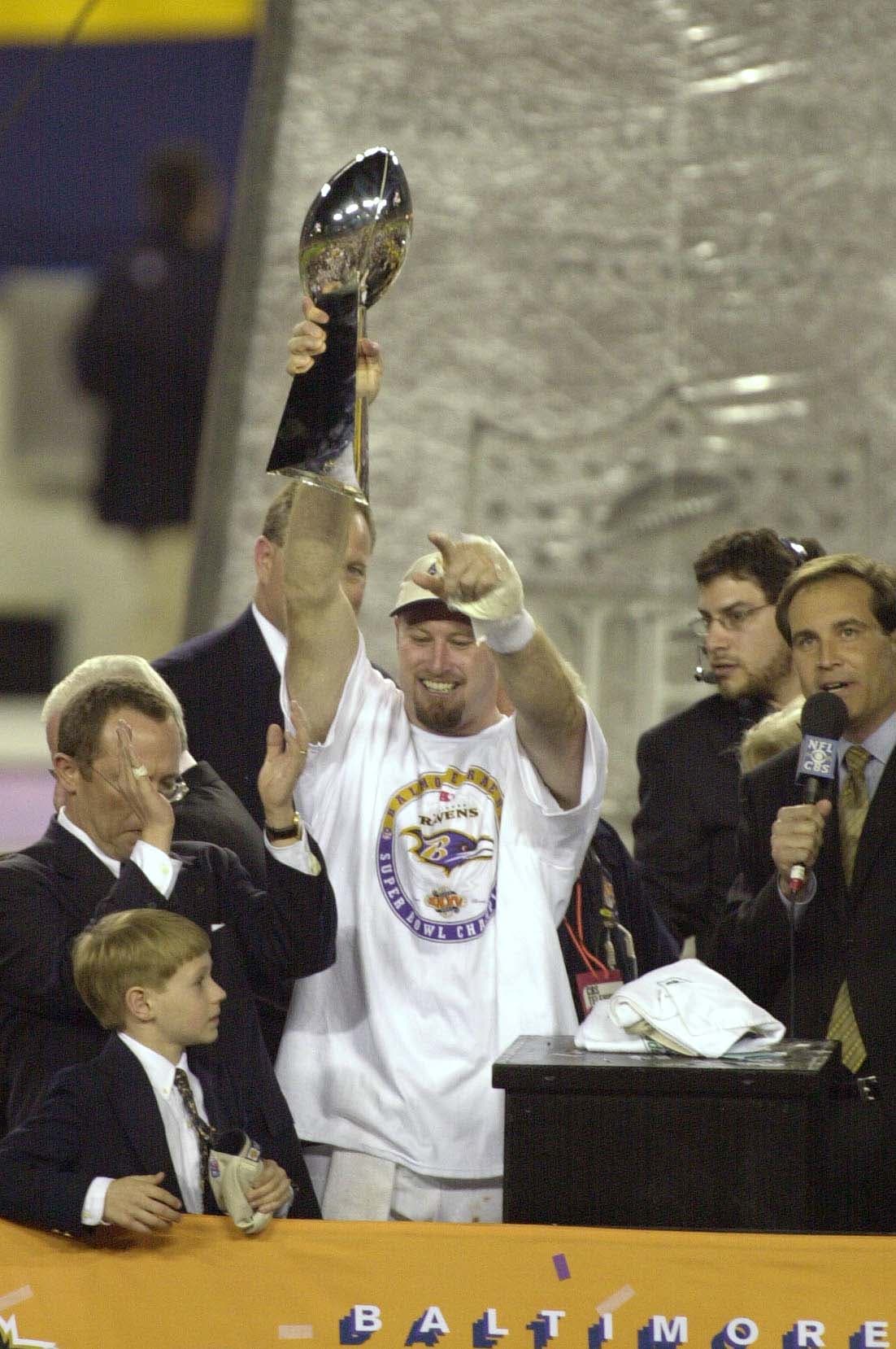 Baltimore Ravens fue aplastante contra New York Giants y el 28 de enero de 2001 se impuso 34-7 en la edición 35 del Super Bowl en Tampa.