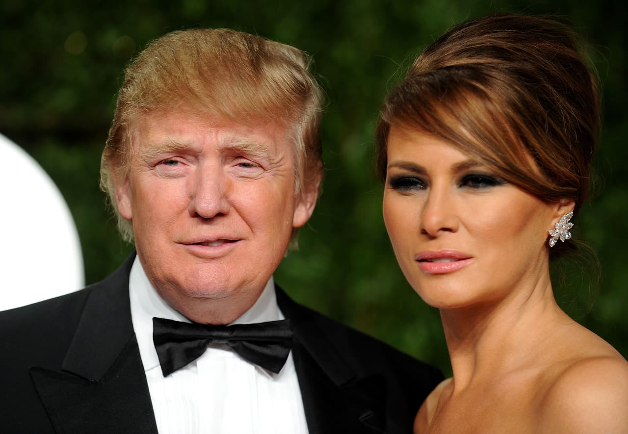 ¿
<b>Cada vez que su marido cree polémica en redes ella creará una política contra el bullying?</b>
<br>Representanto el ala moderada de la Casa Blanca, Melania Trump tendrá que comprometerse, como lo dijo en recientes alocuciones, con una verdadera y
<b><a href="http://varietylatino.com/2016/gente/noticias/lady-gaga-melania-trump-bullying-donald-trump-288035/"> firme campaña contra el bullying no solo para los niños, como lo dijo en un discurso de campaña</a></b>, sino para contrarrestar los deslices y comentarios políticamente incorrectos de su marido en Twitter.
<br>