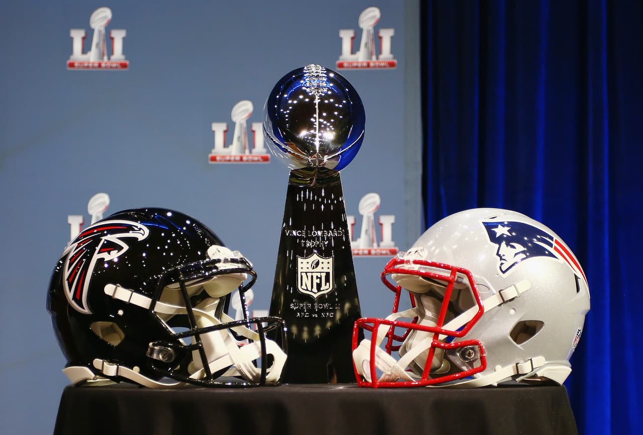 Este año el Super Bowl se disputará entre Atlanta Falcons y New England Patriots, y será la edición número 51 del magno evento. La NFL utiliza comunmente números romanos para identificar cada Super Bowl, por eso este es el LI.