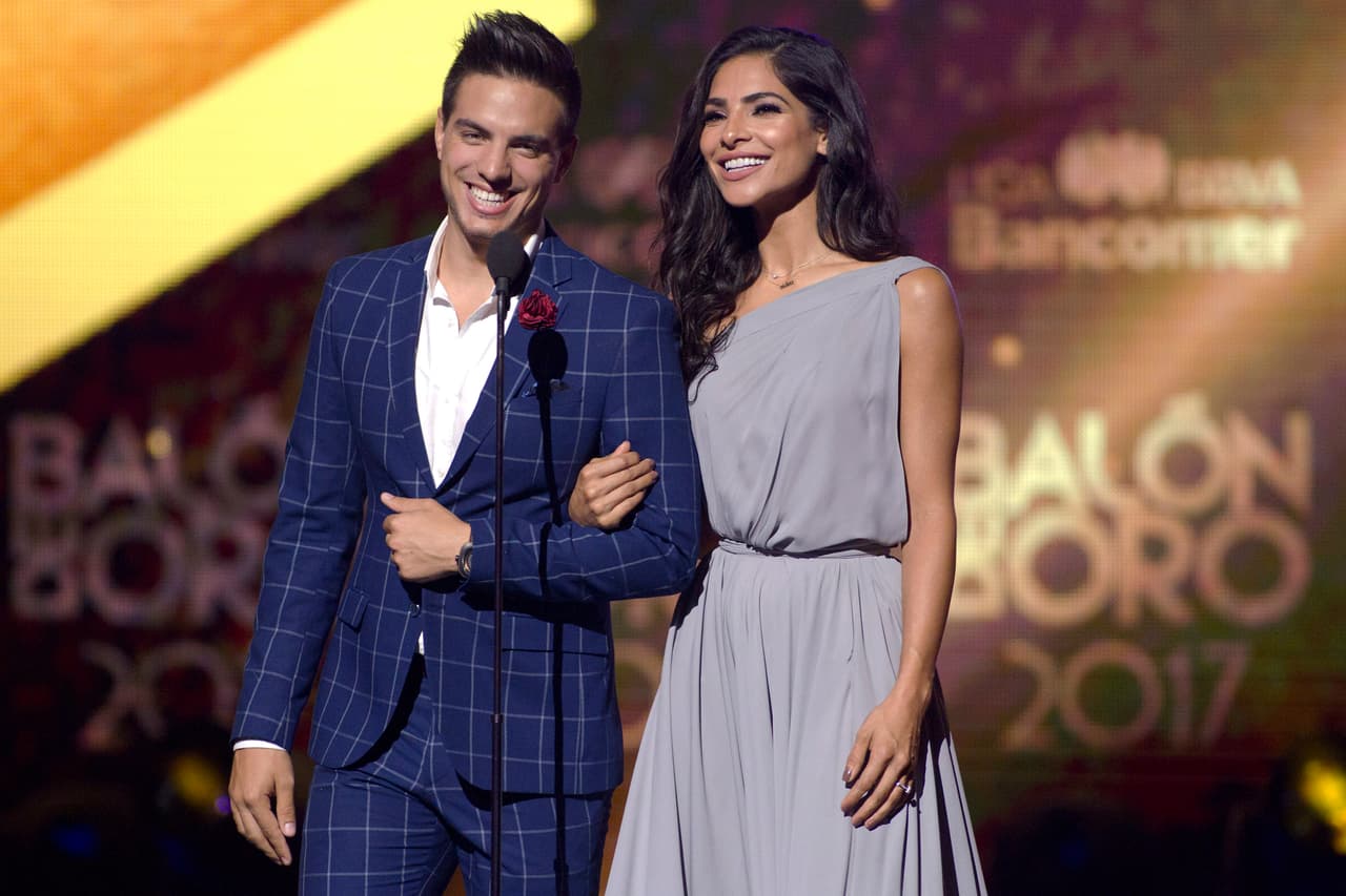 Siguiendo con los conductores invitados a la ceremonia, Vadhir Derbez fue uno más de los que se hicieron presentes.