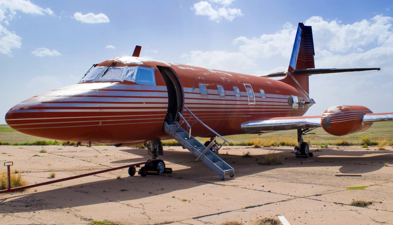 El Lockheed Jetstart del año 1962 que fue propiedad de Elvis Presley después de 35 años a la intemperie en Nuevo México.