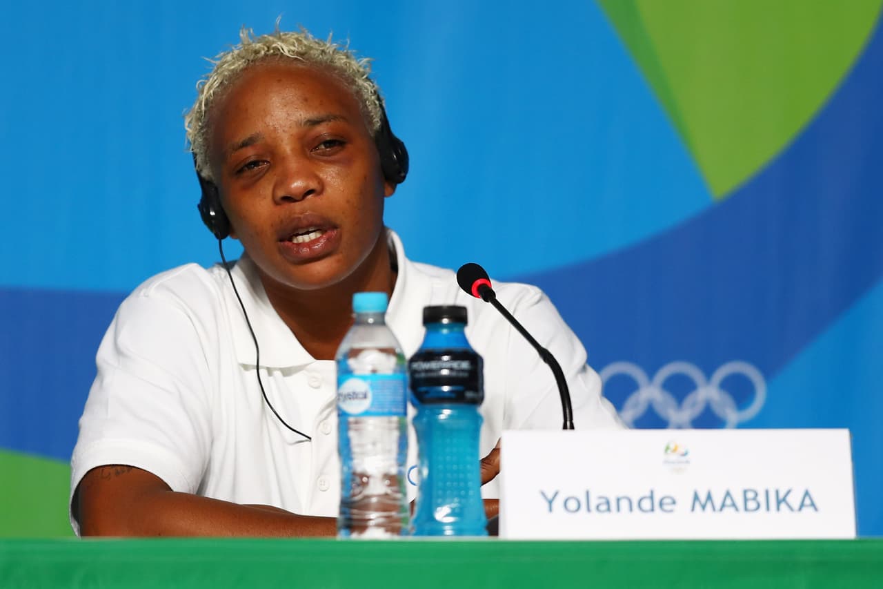 Yolande Bukasa Mabika - Judo - País de origen - República Democrática del Congo - Yolande fue separada de sus padres cuando era una niña pequeño debido a los combates. Ella fue recogida por un helicóptero que la llevó a Kinshasa, donde vivía en un centro para niños desplazados, descubrió el judo y comenzó a competir en torneos importantes.