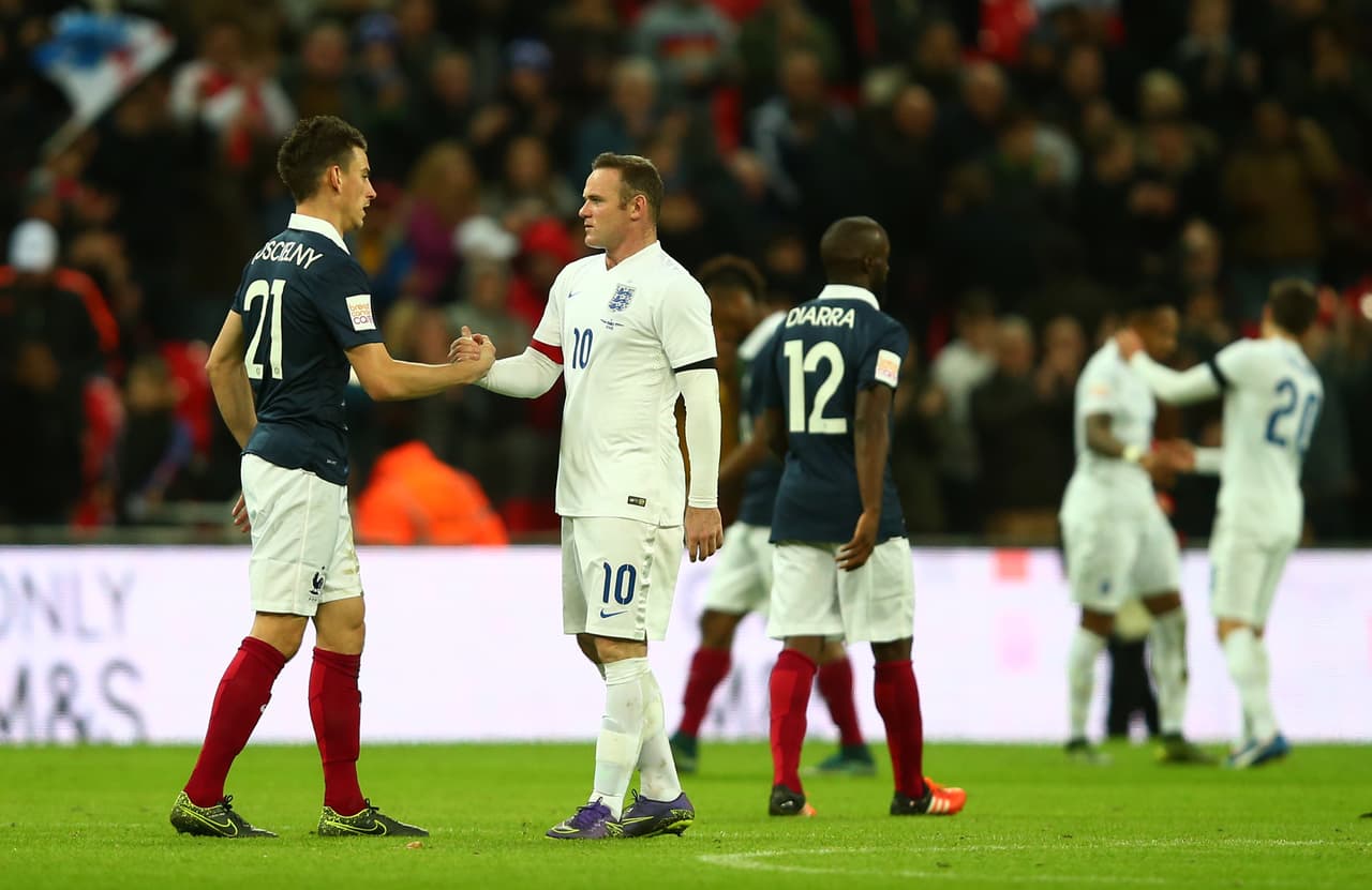 Inglaterra 2-0 Francia en duelo solidario