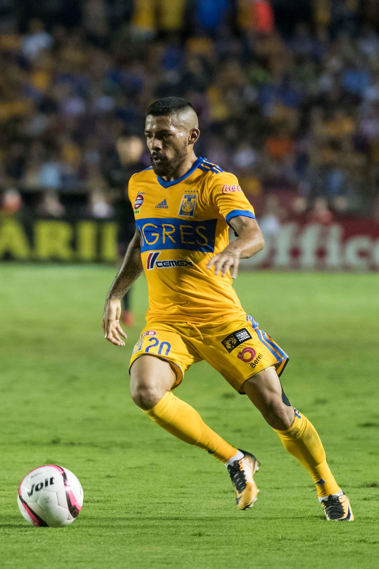 Javier Aquino es el mexicano mejor valorado del conjunto felino con 5 millones 900 mil dólares.