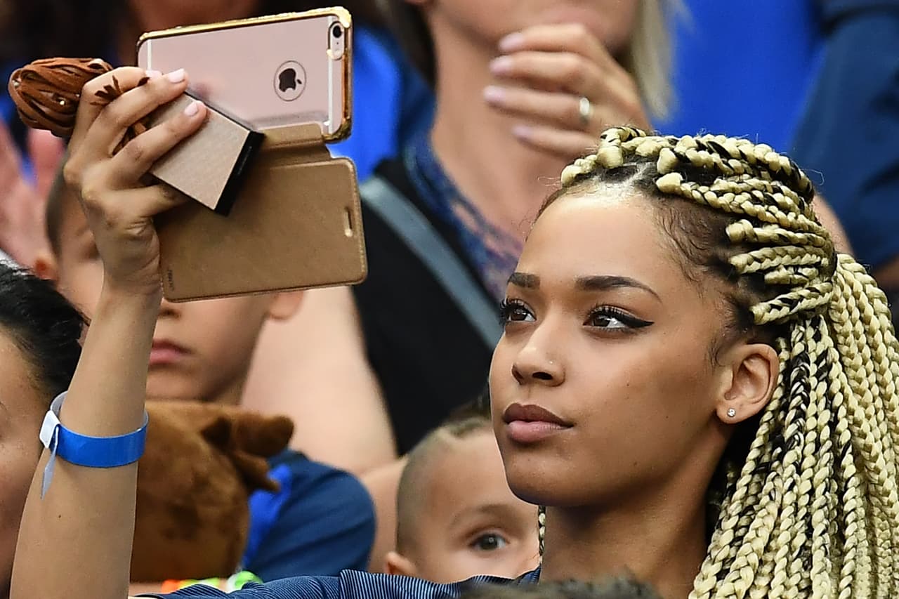 Ellas dieron el toque bello en la final Portugal vs. Francia durante la Eurocopa 2016.