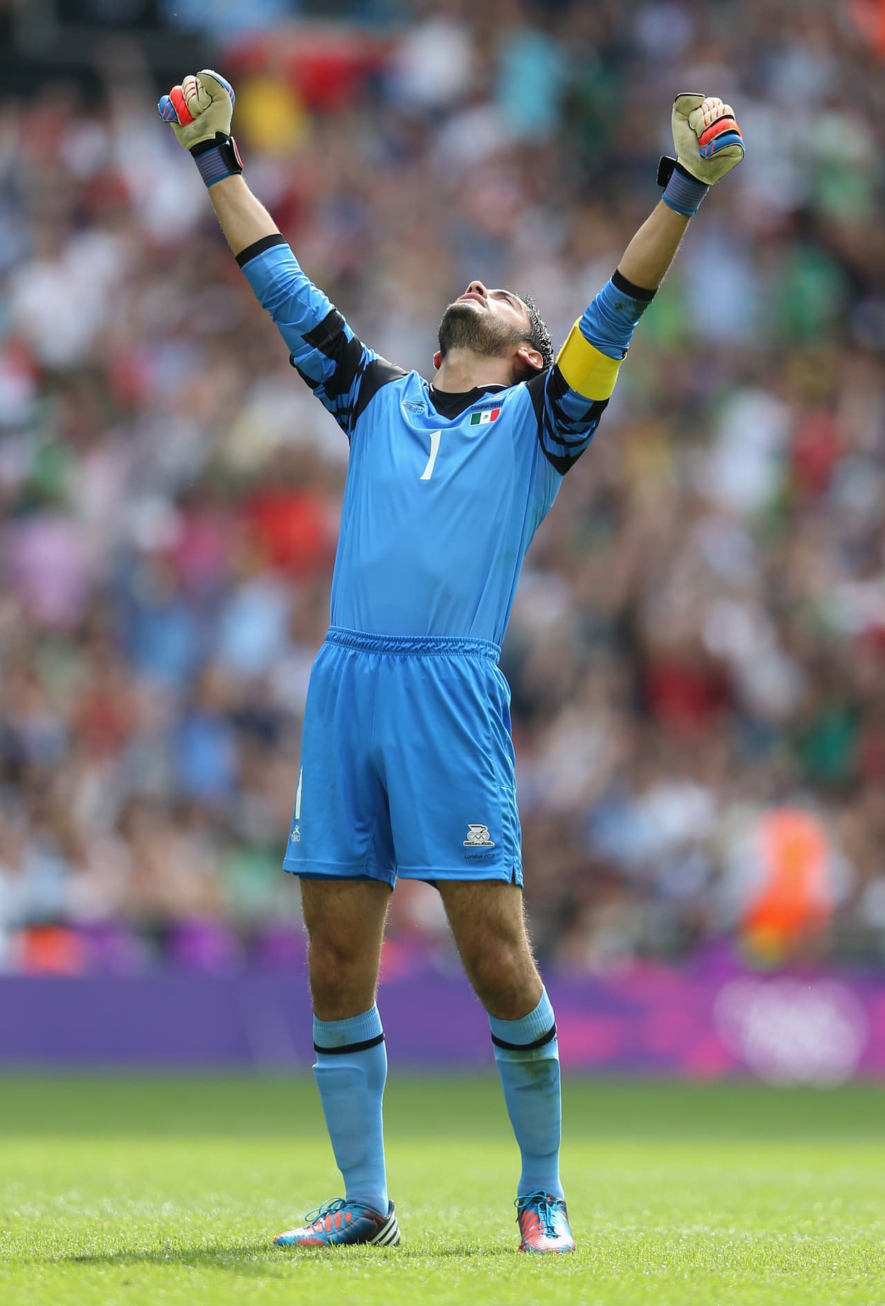 Jesús Corona ha inscrito con letras de ‘Oro’ su nombre en el balompié mundial, la medalla de oro obtenida por México en Londres 2012 se la deben en buena parte a las tremendas actuaciones del portero azteca.