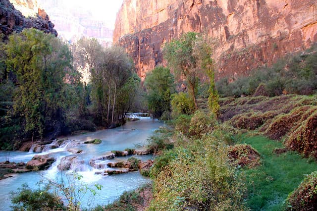 Los más aventureros puede seguir el recorrido a una cuarta cascada: Beaver Falls.