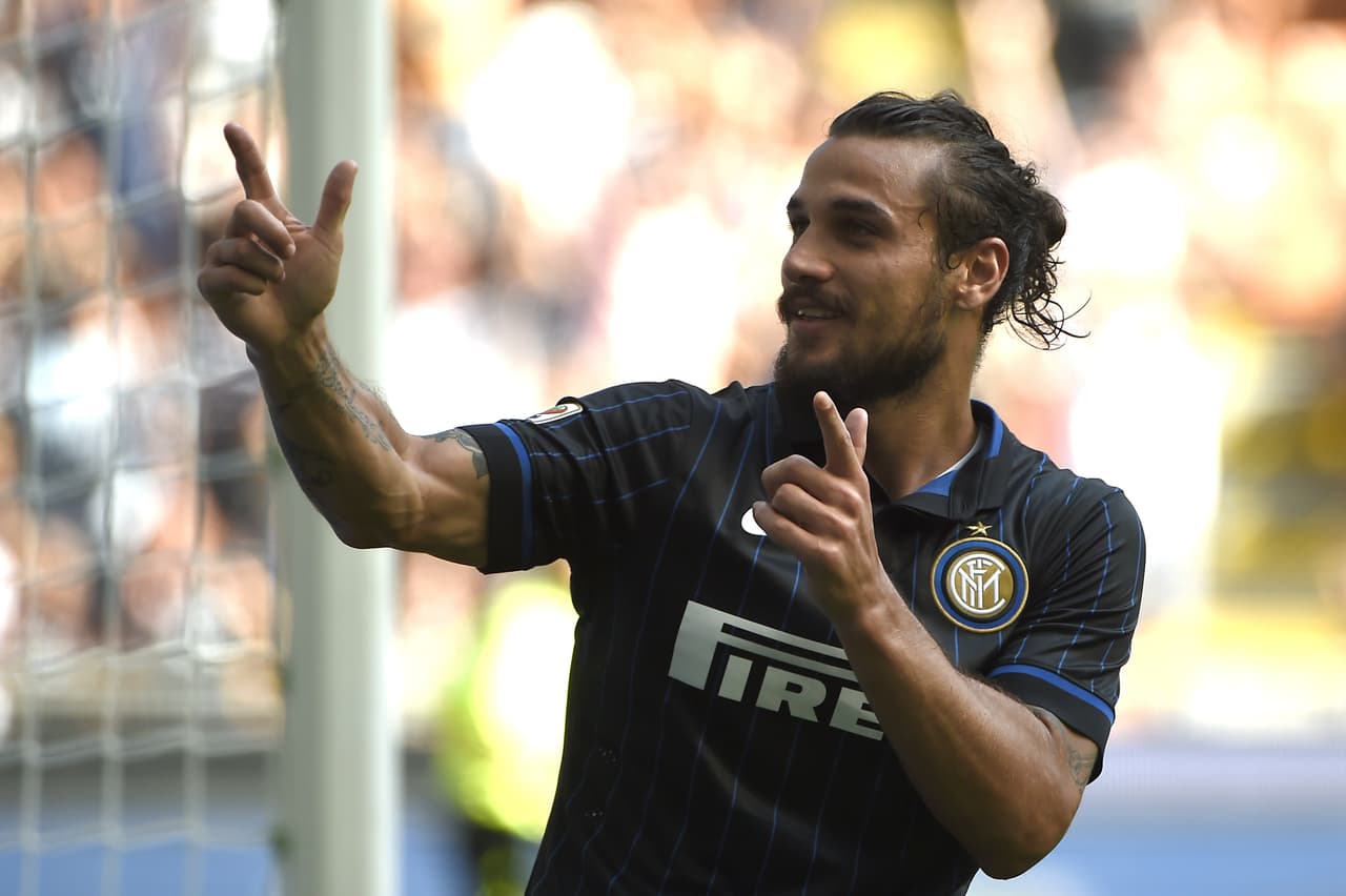 Tras el verano del 2014, arribó al Inter de Milán. Él seguía prestado por el Southampton y únicamente anotó cinco goles en 12 juegos... 'Dani' Osvaldo ya no tenía la cabeza en el balompié.