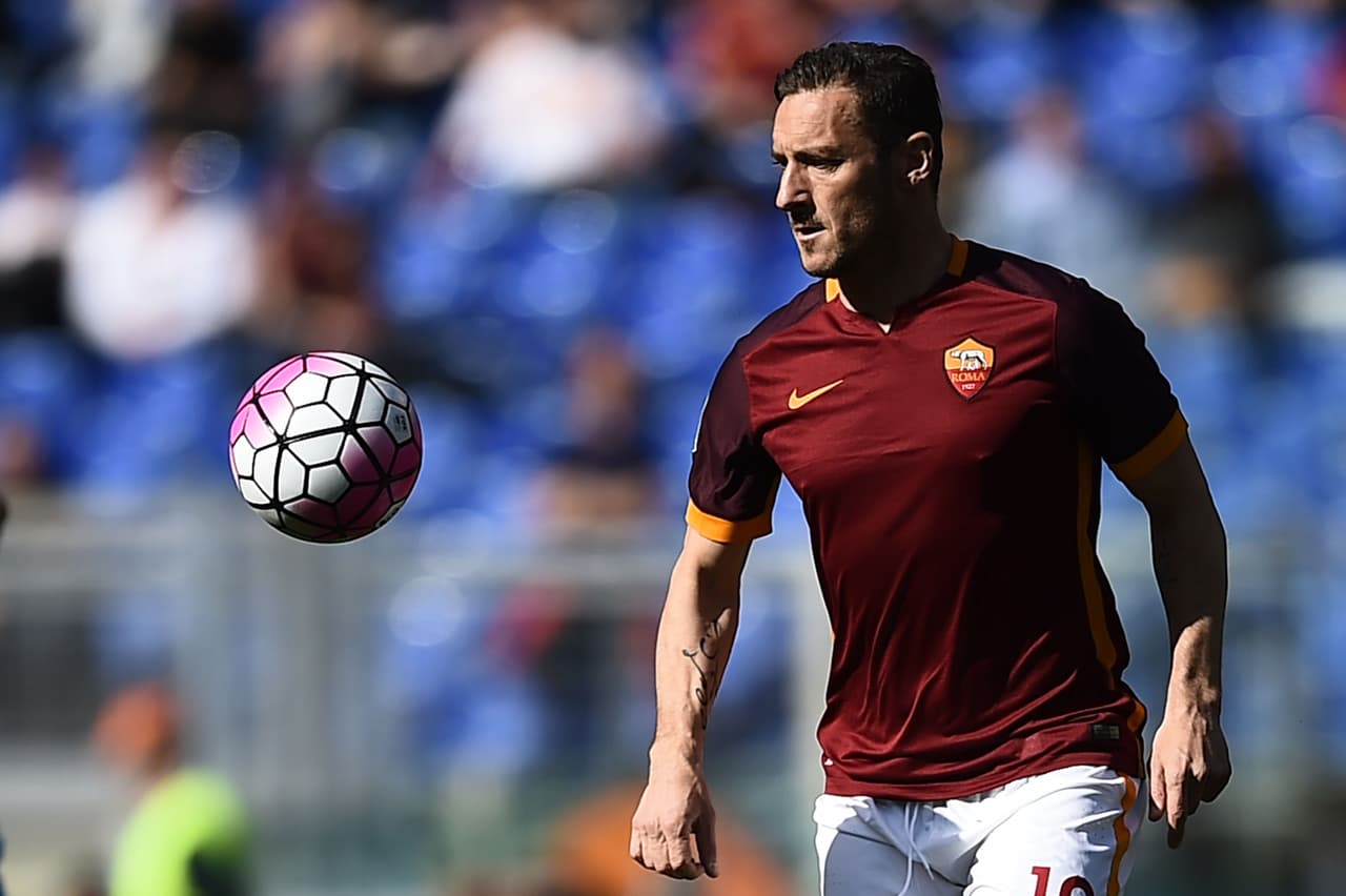 COI italiano pide a la Roma prolongar contrato de Francesco Totti