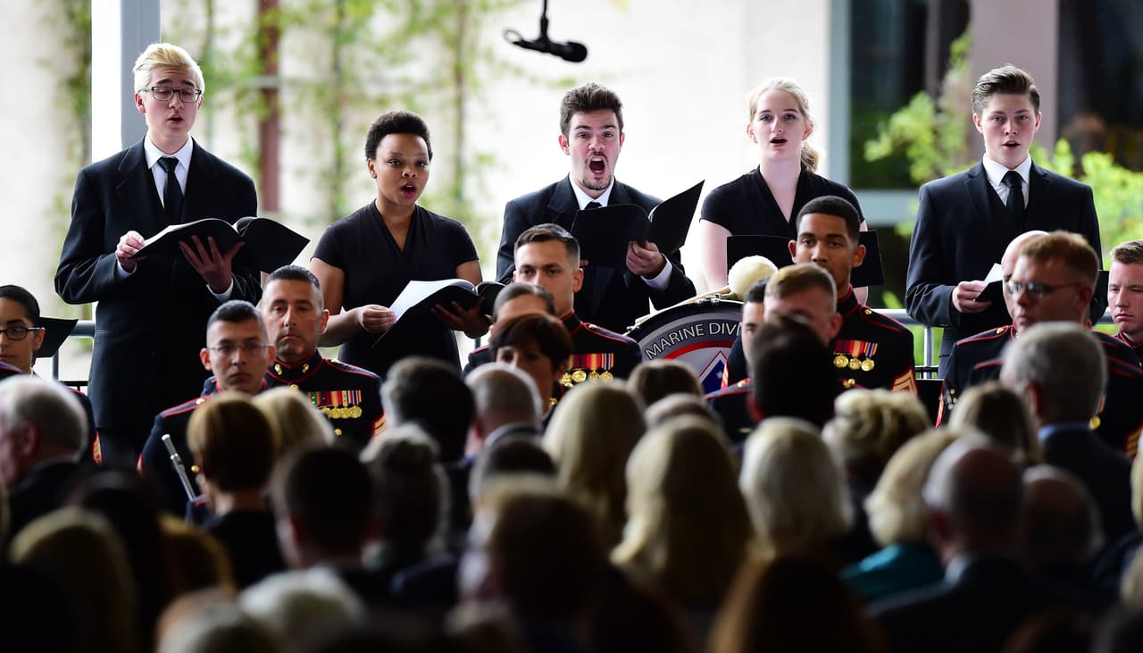 El coro de la preparatoria Santa Susana.