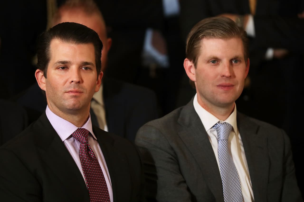 El viñedo pertenece a Eric Trump (derecha), uno de los hijos del presidente Donald Trump, y se encuentra en el estado de Virginia.