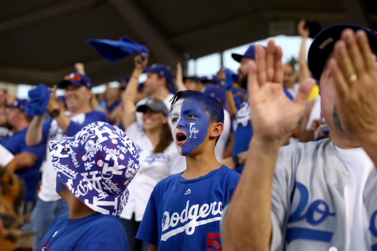 Los fanáticos no dejaron de sorprenderse con toda la fiesta alrededor de la gran cita del béisbol estadounidense.