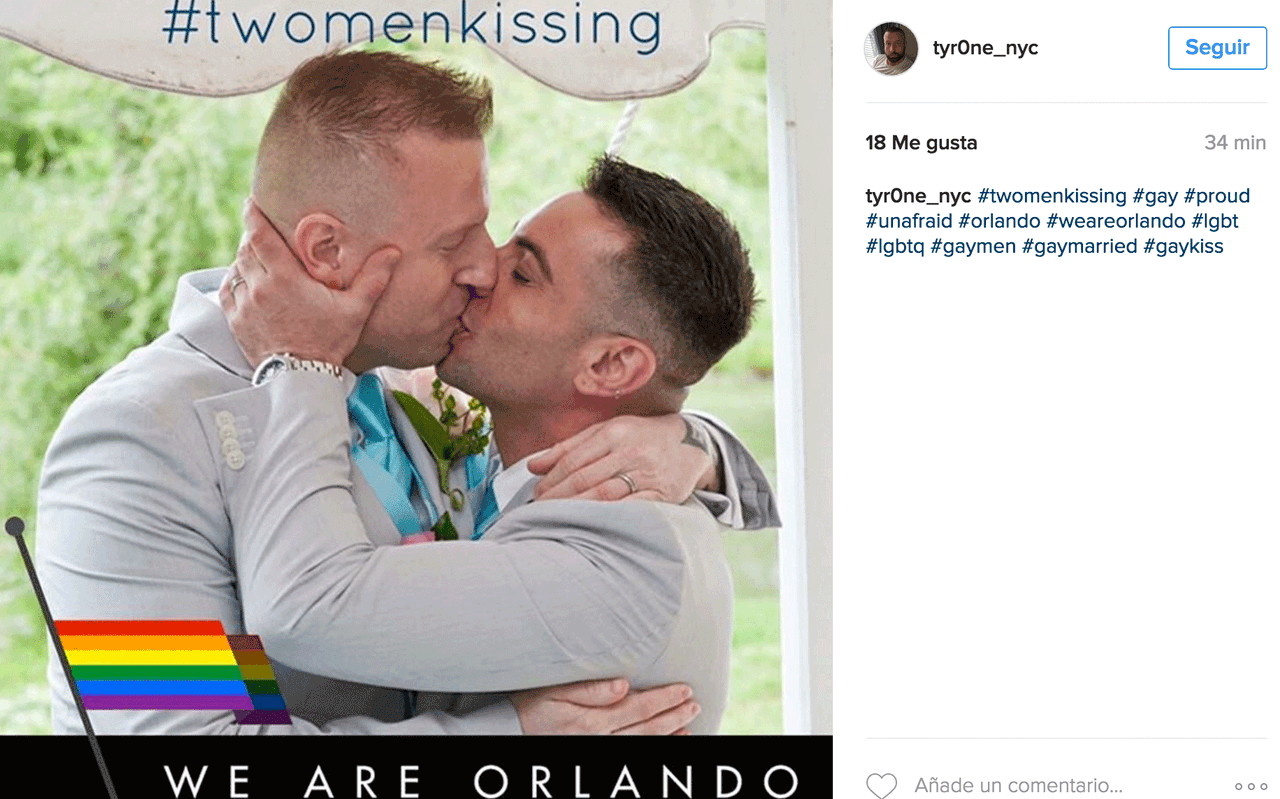 Demostraciones de amor entre parejas del mismo sexo bajo la etiqueta #TwoMenKissing inundaron las redes sociales en respuesta a la masacre en Orlando
