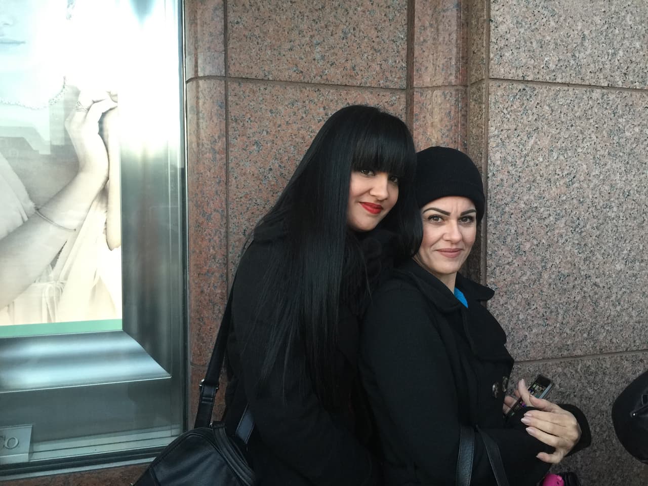 Cantando y con toda la energía se hicieron sentir los jóvenes texanos que madrugaron en busca de la oportunidad de sus vidas. Cada uno tuvo la misión de convencernos con su talento, personalidad y estilo único, muchos audicionaron pero sólo los mejores subirán al escenario.