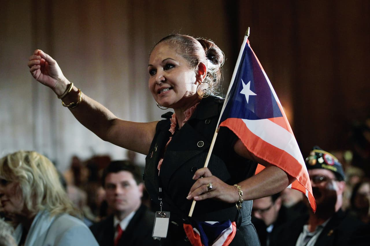 Puertorriqueña en evento republicano en Miami en la campaña 2012