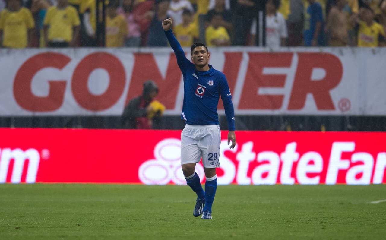 Cruz Azul dio el primer golpe al minuto 20, por medio del colombiano Teófilo Gutiérrez.